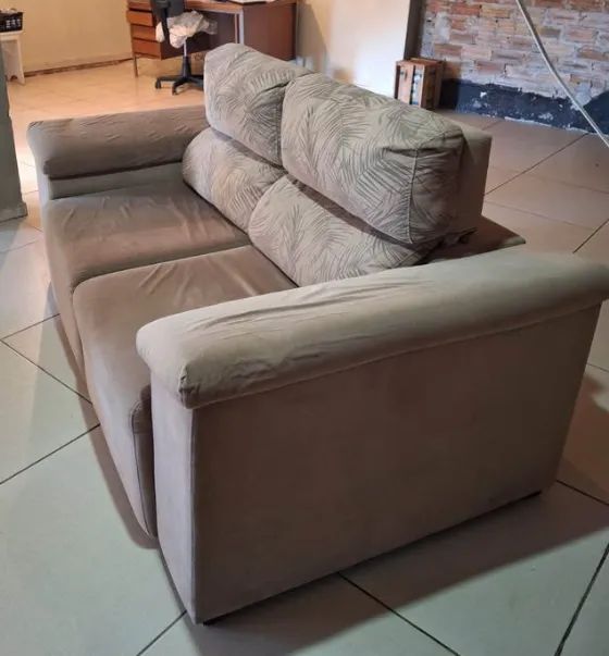 Vendo sofá de 2 lugares retrátil - Foto 2