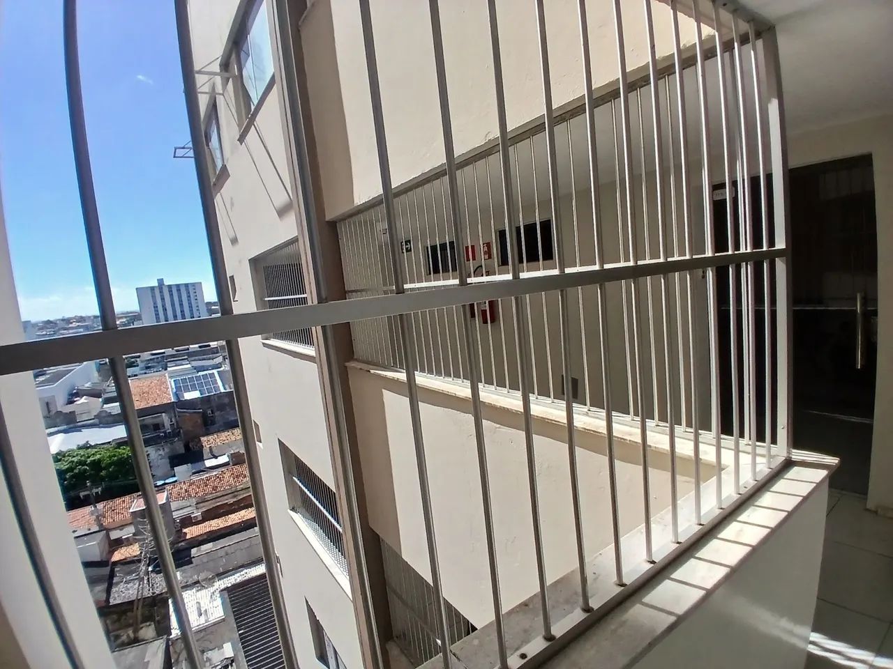 SALA COMERCIAL NO OVIEDO TEIXEIRA - Foto 5