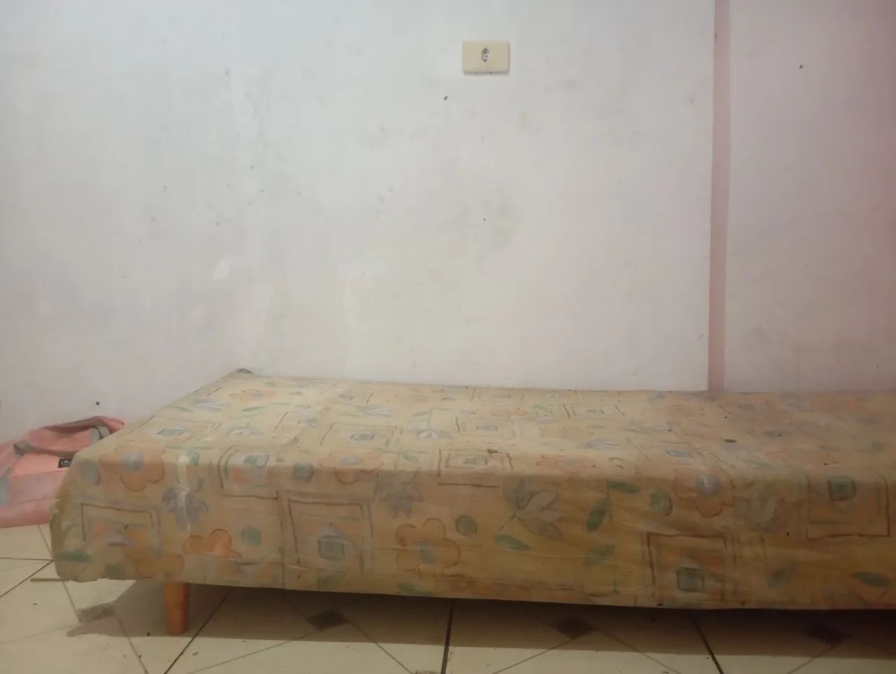Base cama box usada 