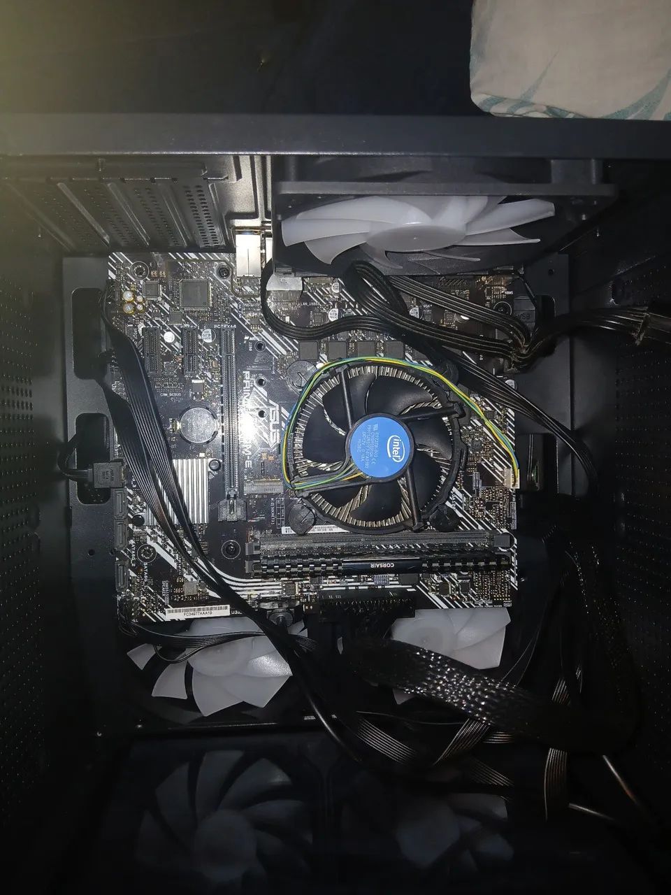 Kit Processador Intel i5-10400 + Placa-Mãe ASUS H410M-E (Detalhe na placa)