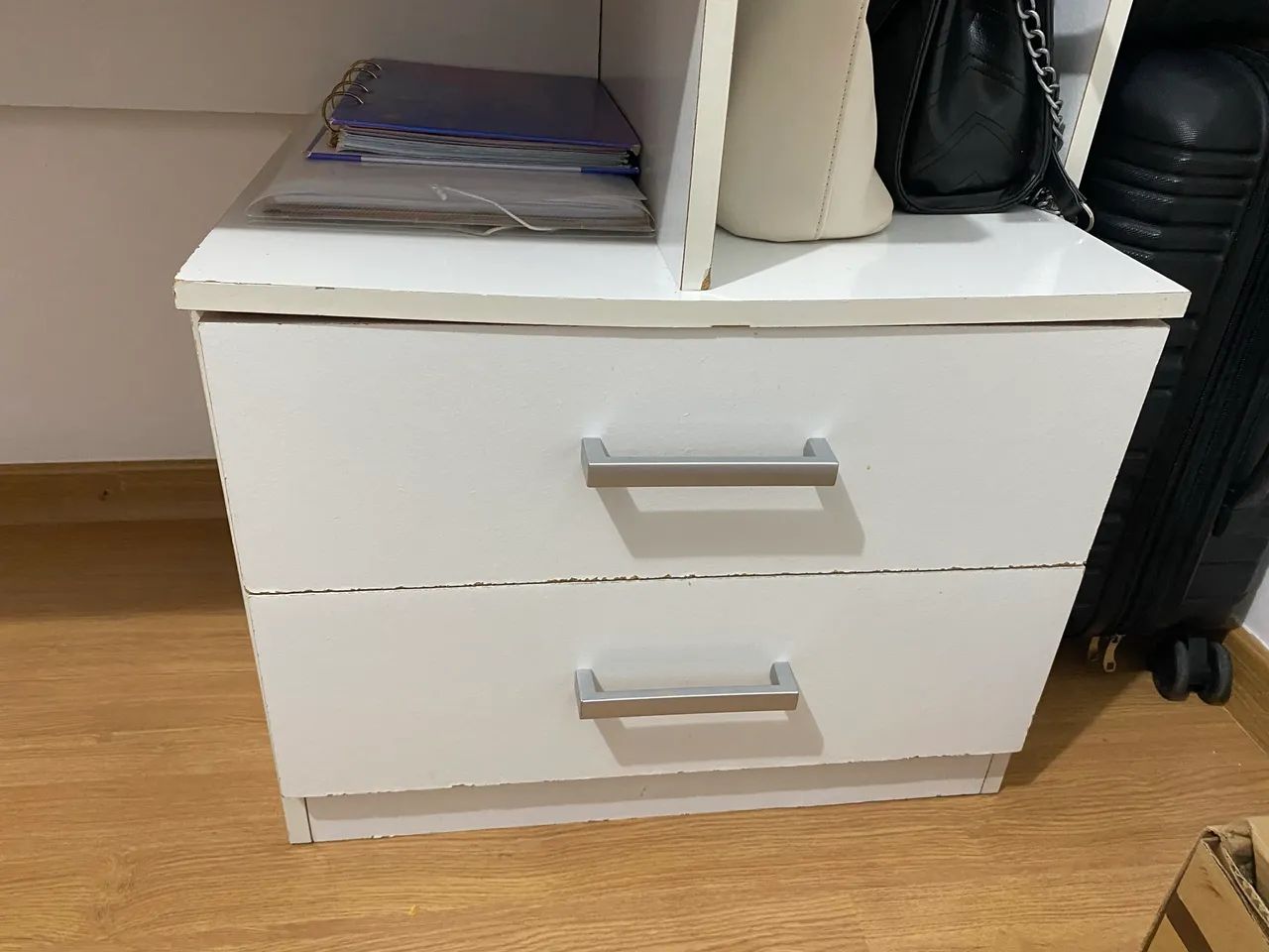 Desk447429182353592321