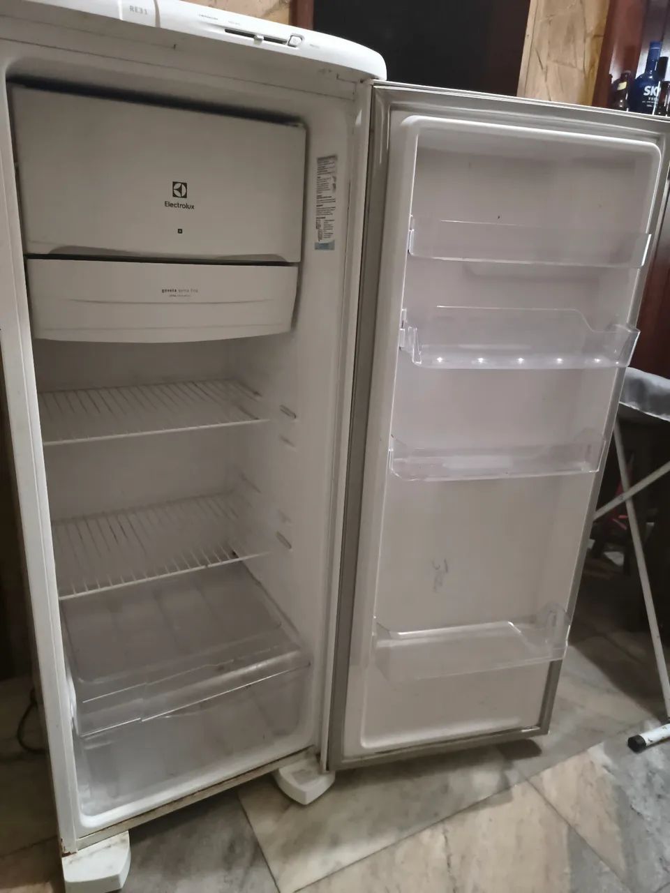 Geladeira Eletrolux RE31  - Foto 5