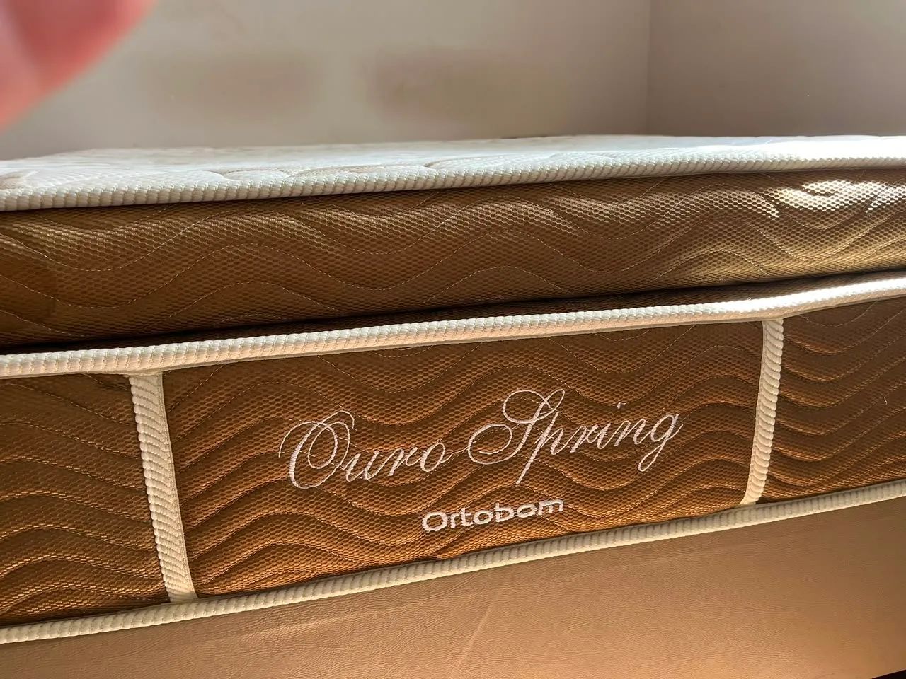 Cama Queen Ouro spring (box+ colchão) - Foto 4