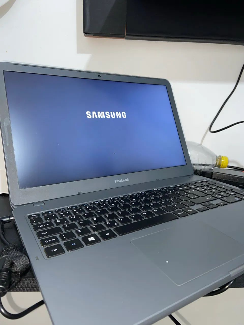 Notebook Samsung Essentials E30