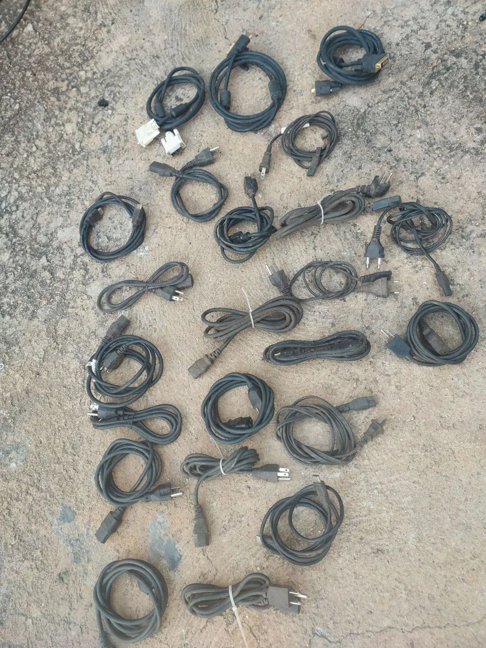 Lote de cabos de força, HDMI etc. - Foto 2