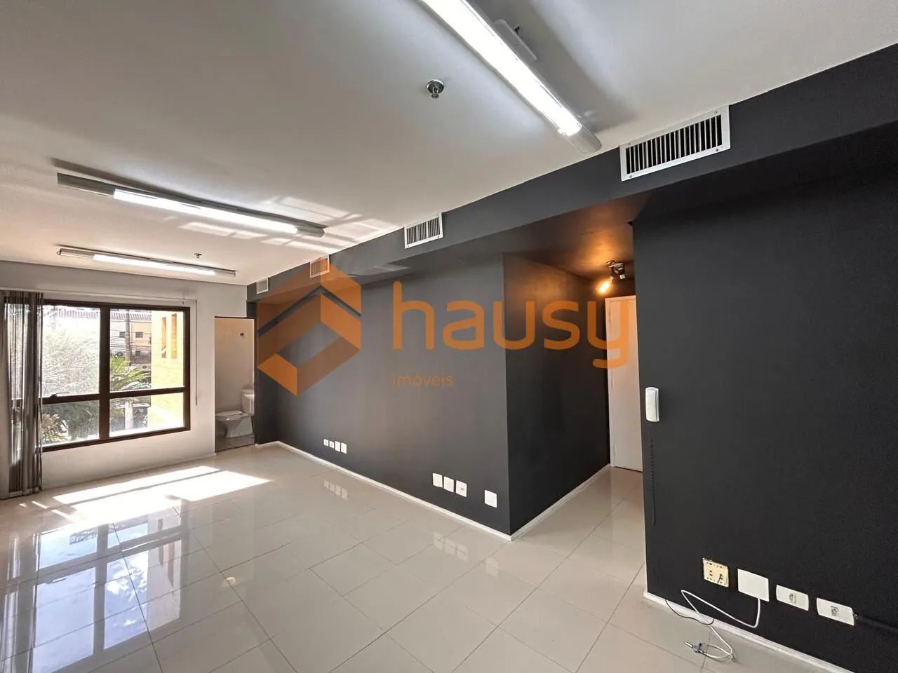 SALA COMERCIAL COM GARAGEM A 500 METROS DA ESTAÇÃO GRANJA JULIETA DA CPTM!