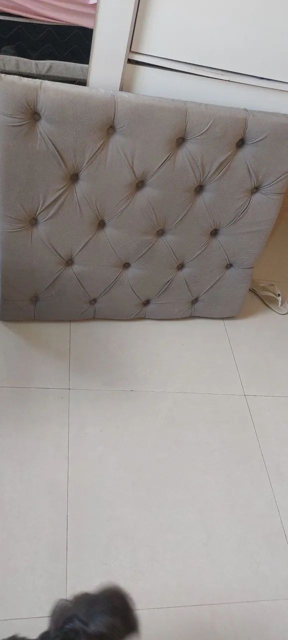 Vendo cabeceira de cama de solteira semi nova e um nicho branco 90cm. - Foto 2