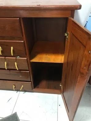 Cômoda amadeirada resistente 5 gavetas e espaço ao lado - Foto 3