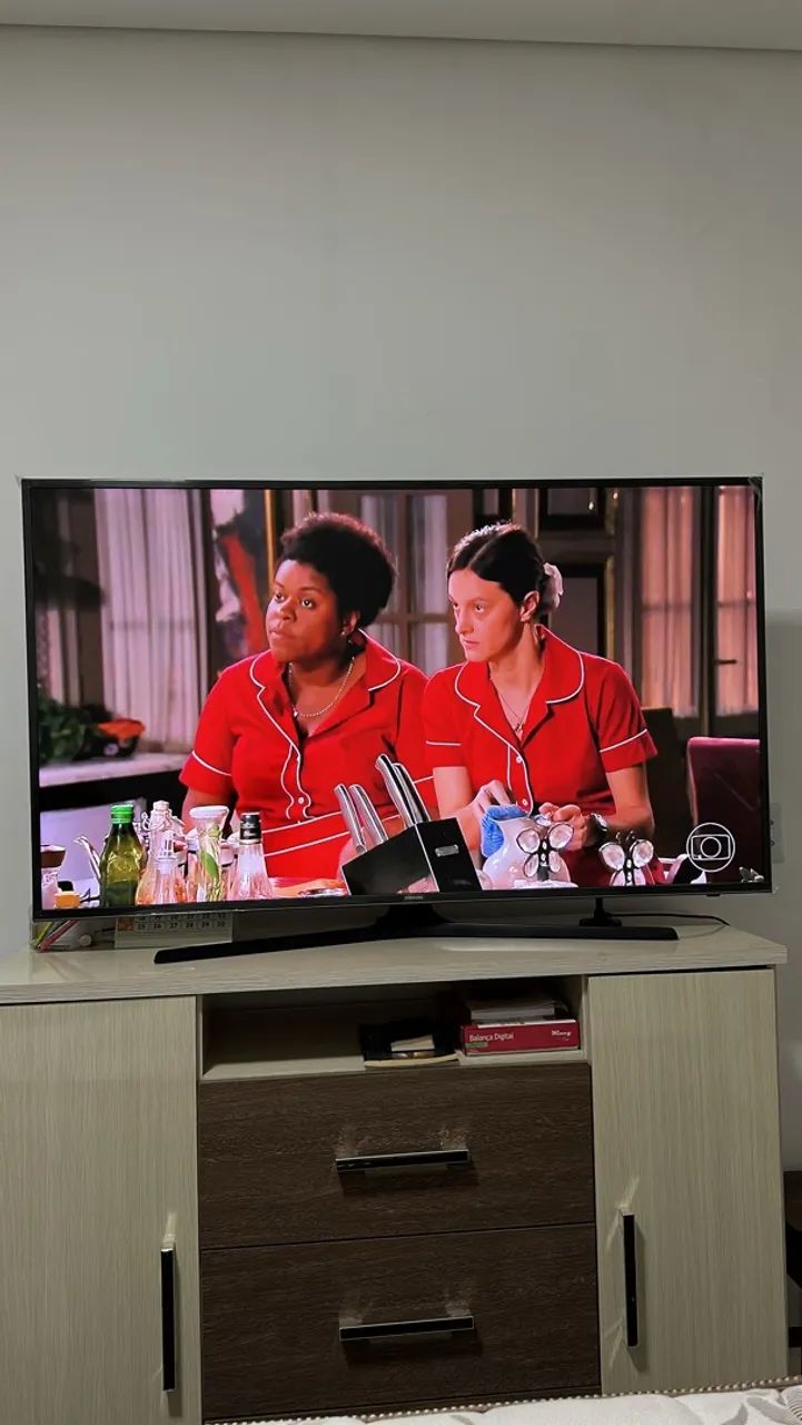 Vendo TV smart Samsung 55 polegadas com resolução 4K UHD