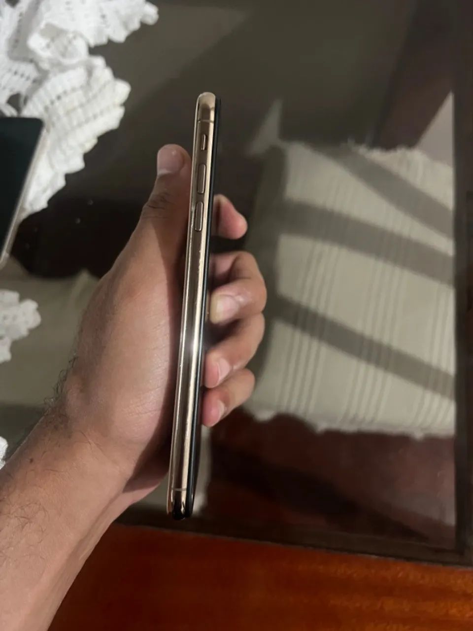 iPhone XS Max 64GB Dourado - Bem Conservado - Bateria Nova - Foto 4