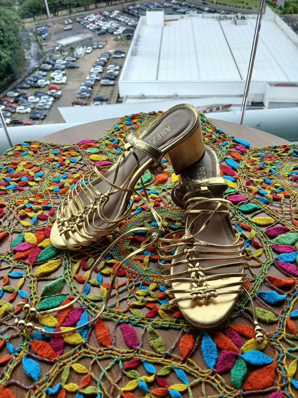Sapato dourado Arezzo TAM 33 - Foto 2