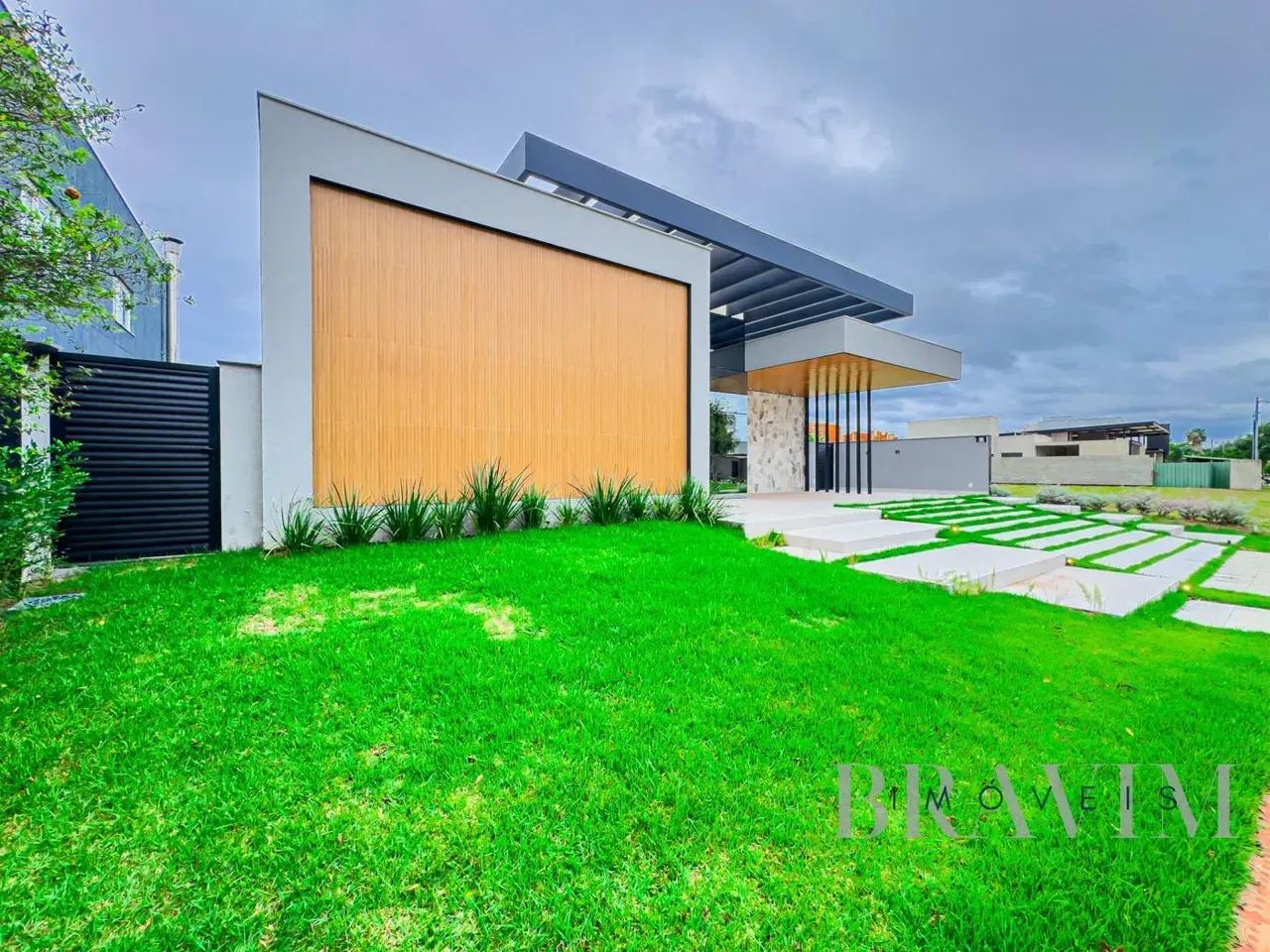 Casa Linear, com 326 m²² com 4 quartos em ALPHAVILLE JACUHY - Foto 2