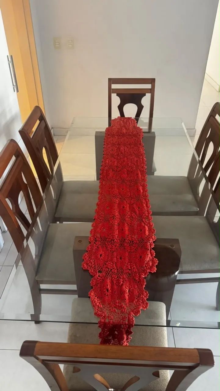 Mesa com 6 cadeiras 