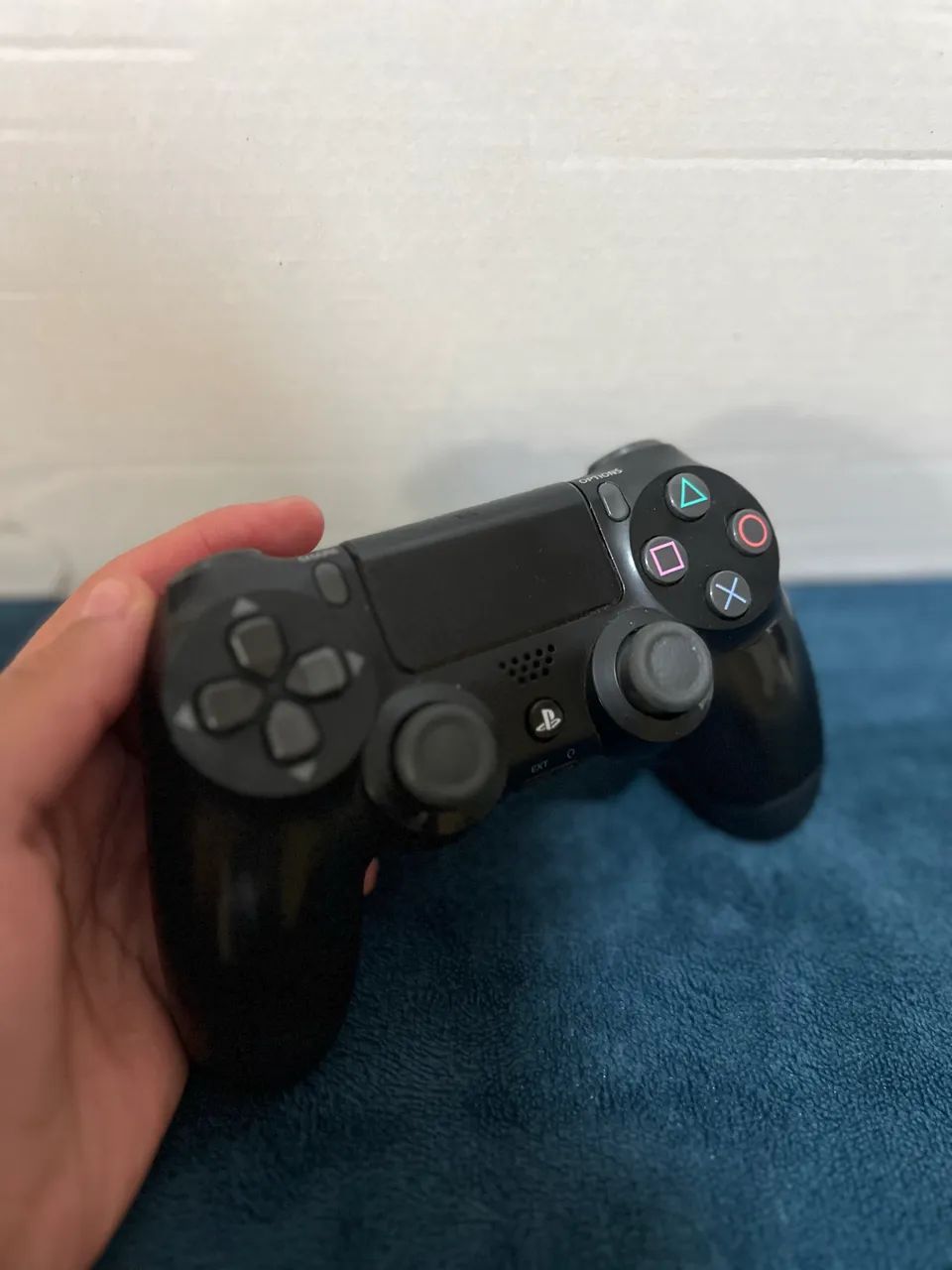PlayStation 4 slim 1TB - 2 controles originais  - Foto 3