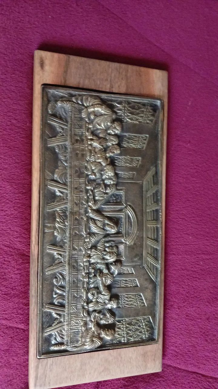 Santa ceia de bronze antiga com base de madeira  - Foto 4