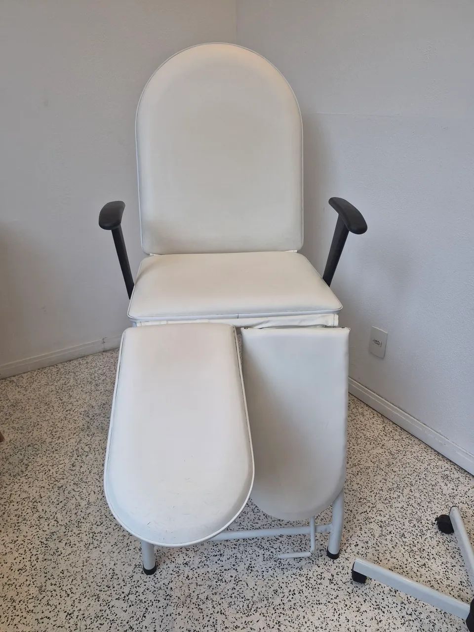 Cadeira p estética e podologia - Foto 2