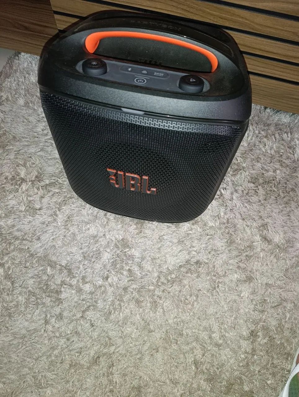 JBL Pouco uso e aí da leva um microfone JBL original - Foto 2