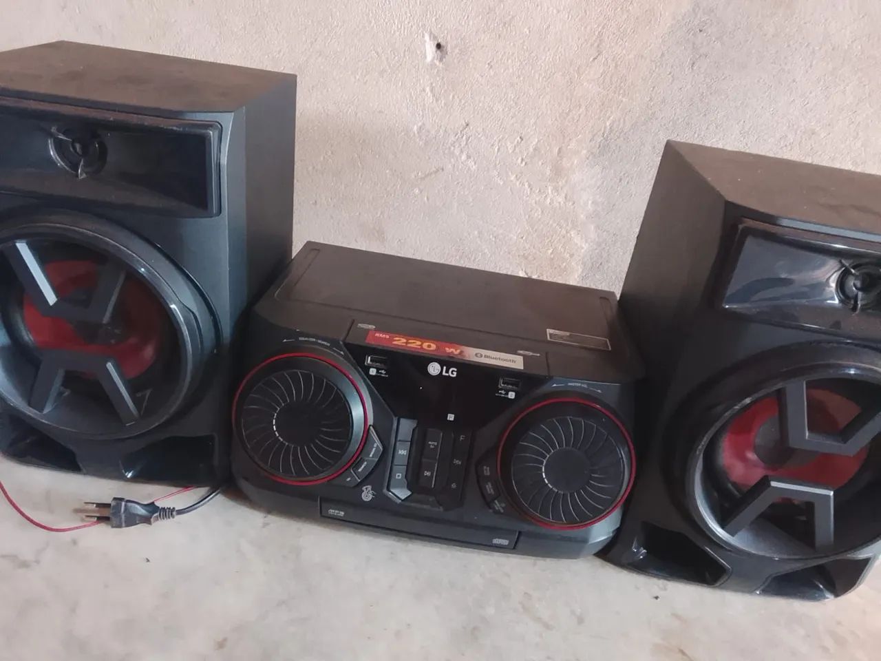 Som LG 220 watts bluetooth 