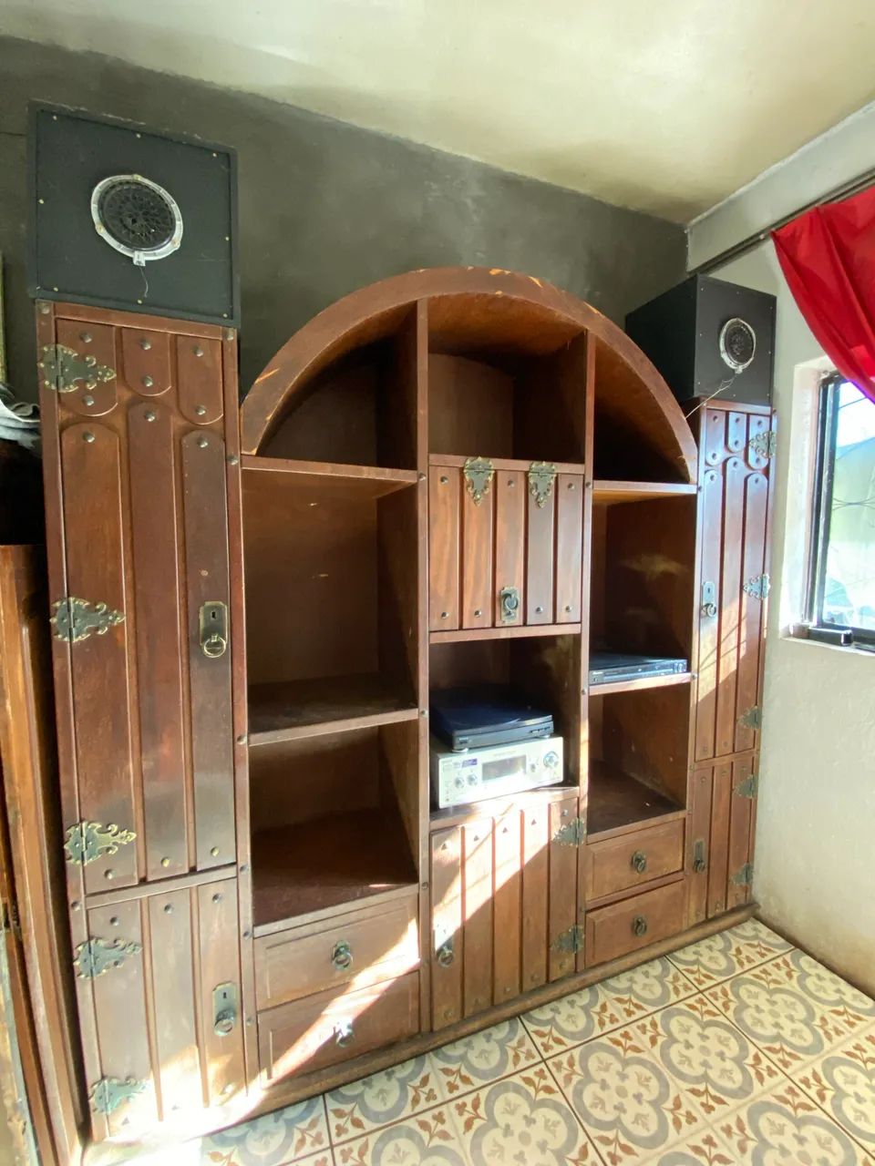 Armário rústico de madeira
