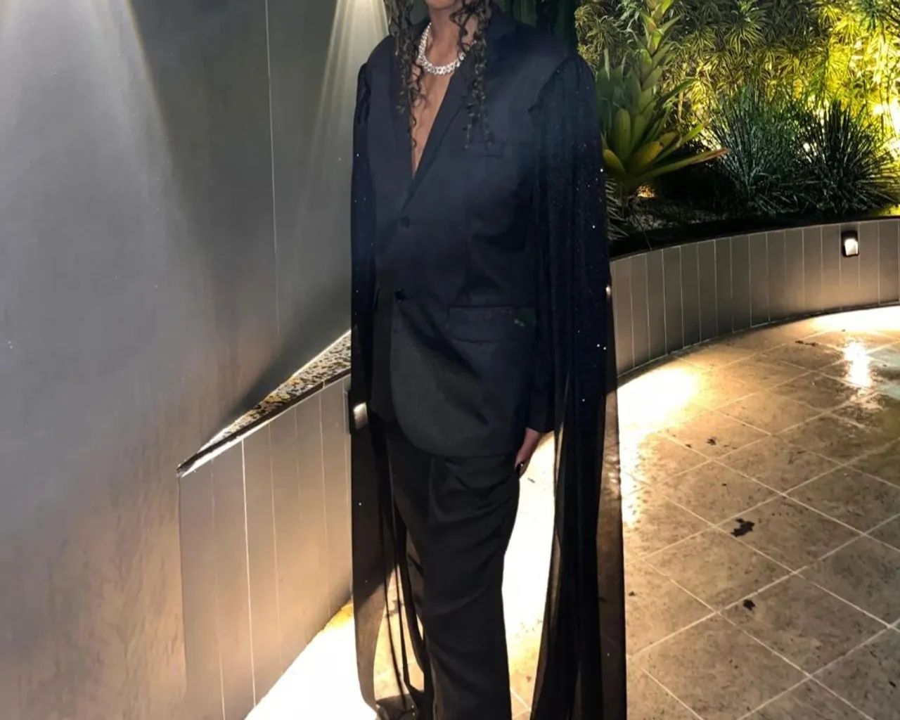 Conjunto Social Couture Preto com Capa e Renda Bordada - Foto 5