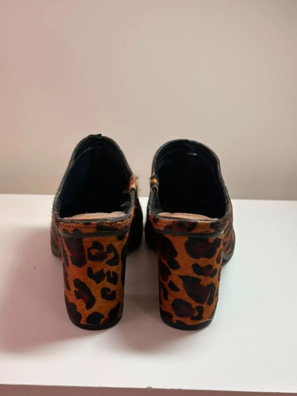 Mule Arezzo Animal Print Onça Salto Bloco Nova - Tam 36 - Foto 4