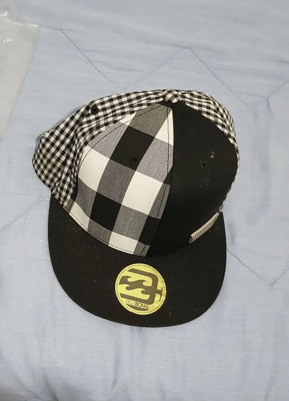  Billabong bone xadrez preto e branco com aba reta original