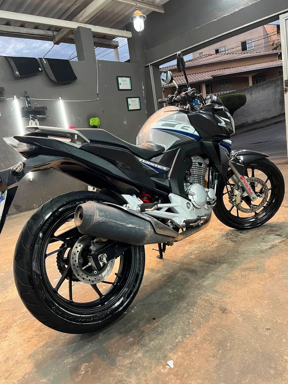 CB TWISTER 250