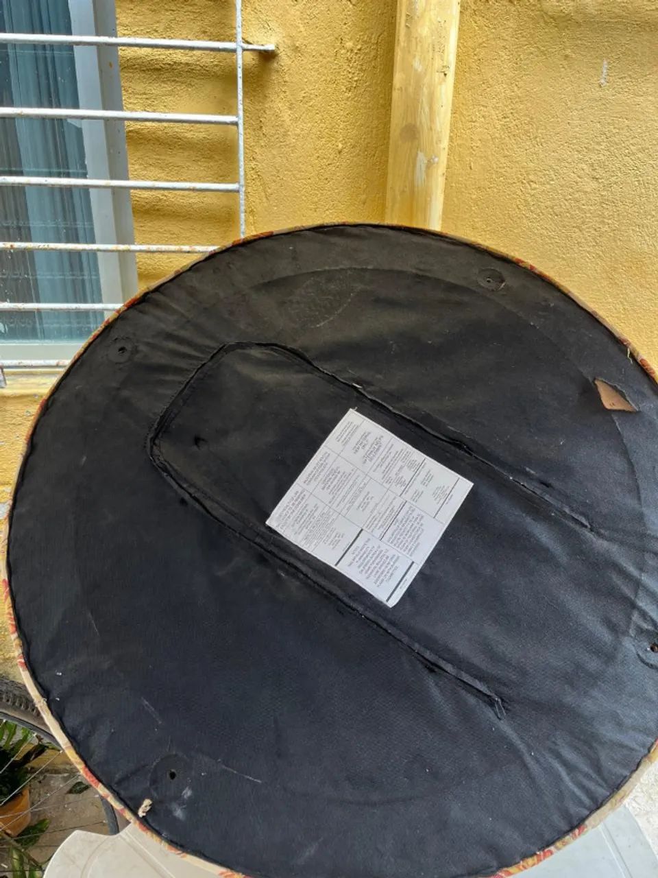 Centro de sala acolchoado, florido. Com pés em madeira. De ótima qualidade! - Foto 4