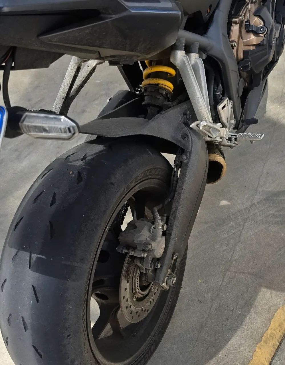 CBR 650 R, 2022, com acessórios  - Foto 5