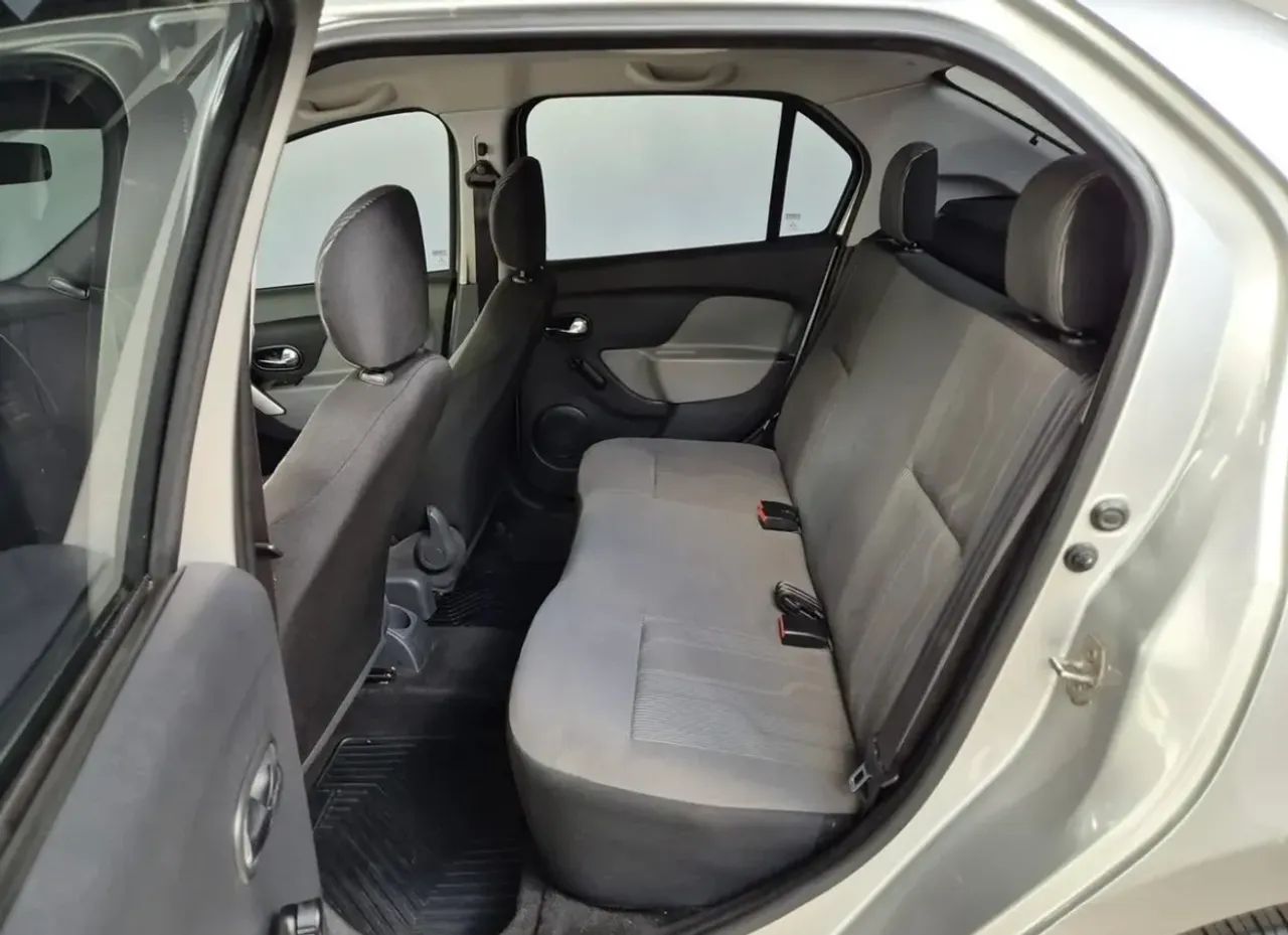 Renault Logan Expression Flex 1.6 16V 4P 2017 - Foto 5