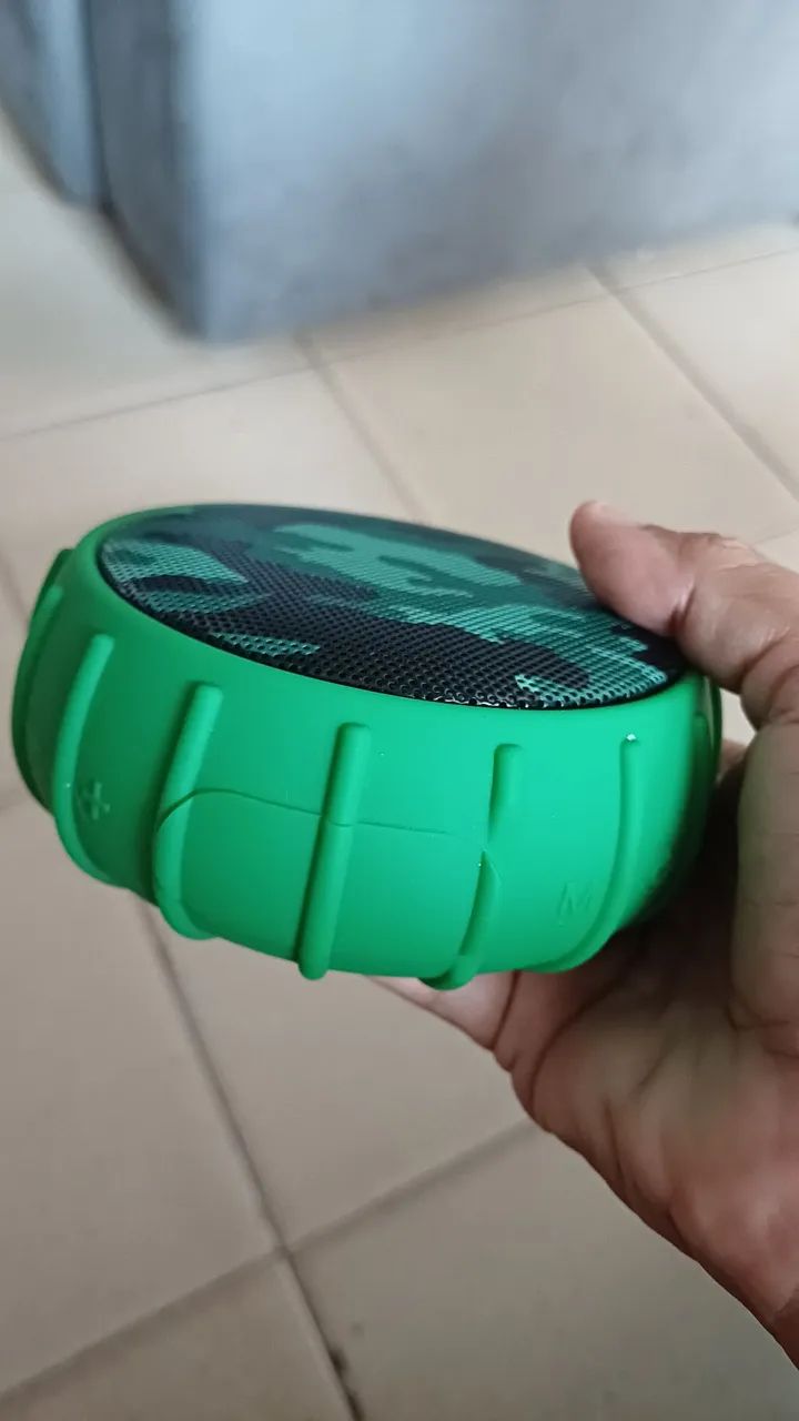 Vendo caixa de som pequena Bluetooth  - Foto 3