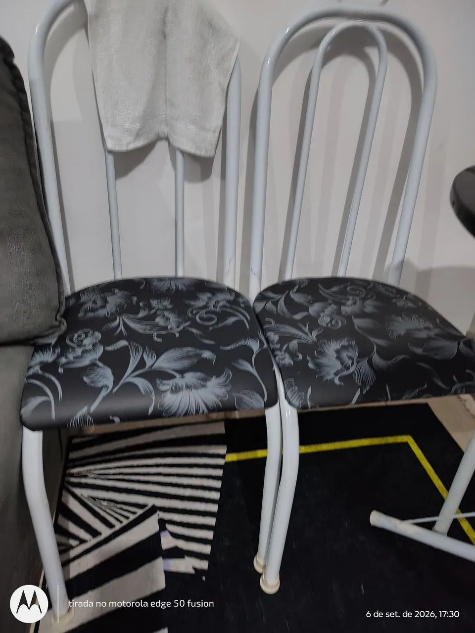Mesa com 4 cadeira  - Foto 4