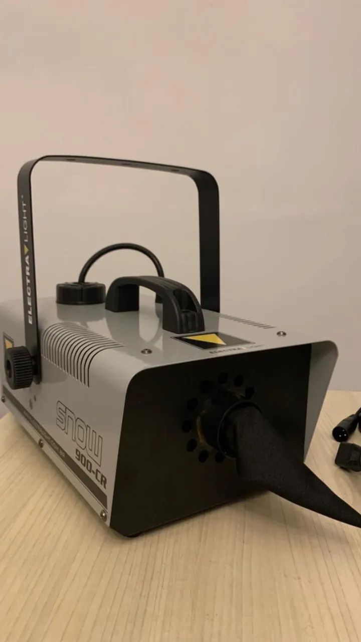 Maquina de Nevoa SNOW 900W 220V + Kit