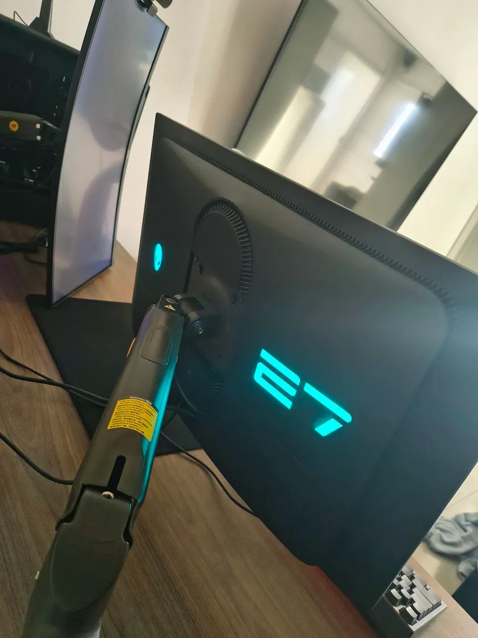 Monitor QD OLED DELL Alienware 2725DF 360hz QDHD - Foto 4