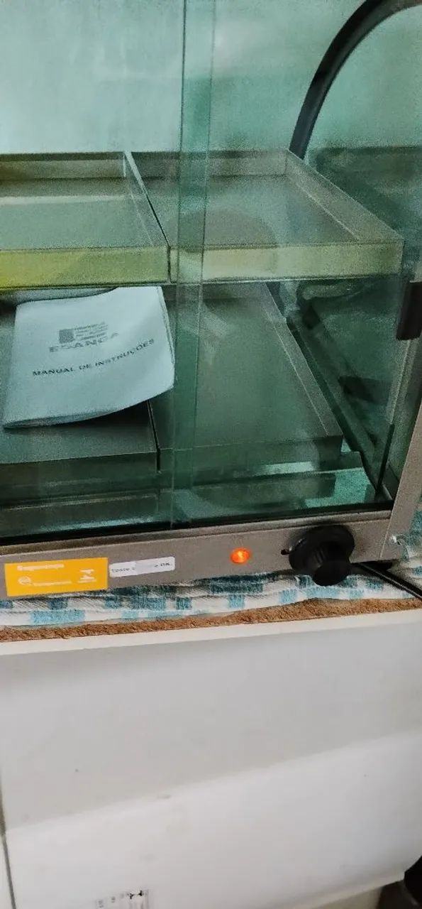 Vendo uma estufa pequena 