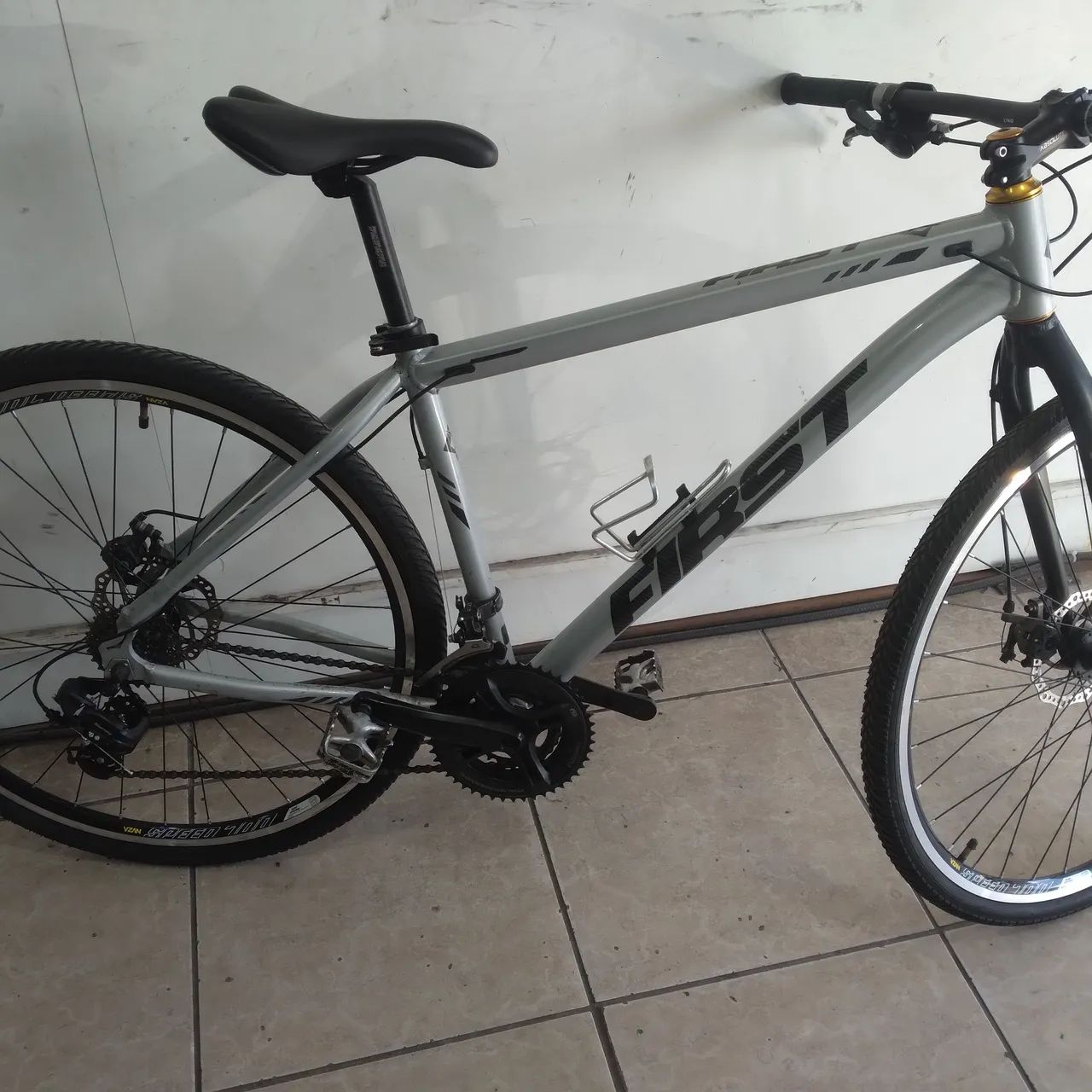 Bicicleta First 29