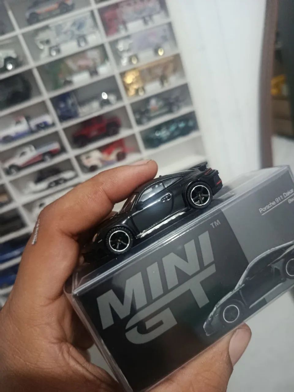 Porsche 911 dakar Black minigt  - Foto 4
