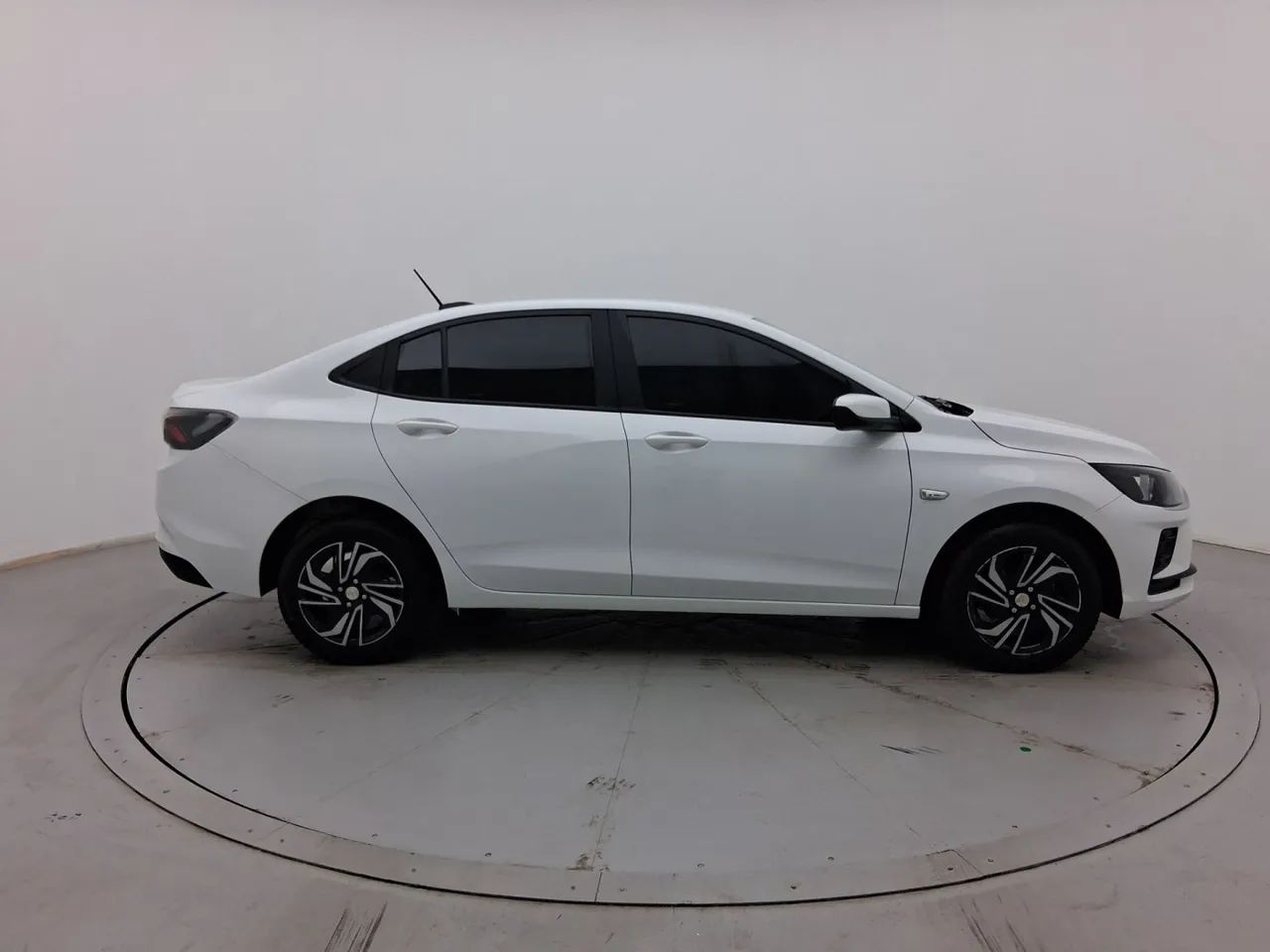 Chevrolet Onix Activ 1.4 8V Flex Aut. 4P, foto 6 de 18