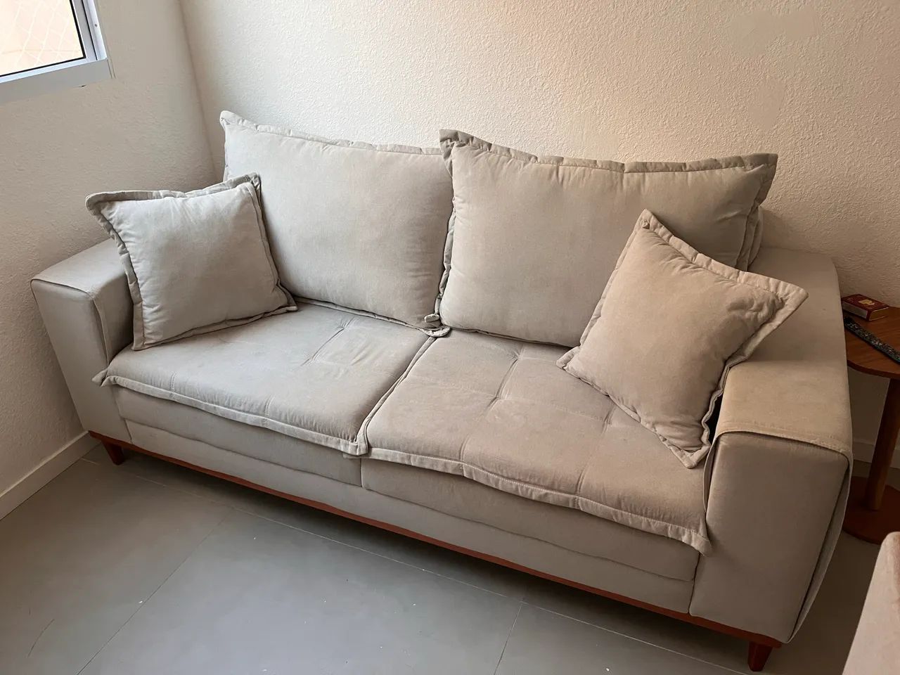 Vendo Sofá com apenas 6 meses de uso! - Foto 2