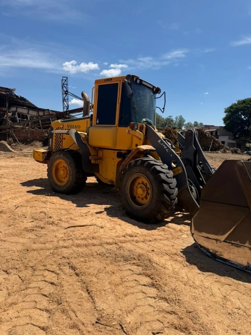 Pá Carregadeira Volvo L60E 2004