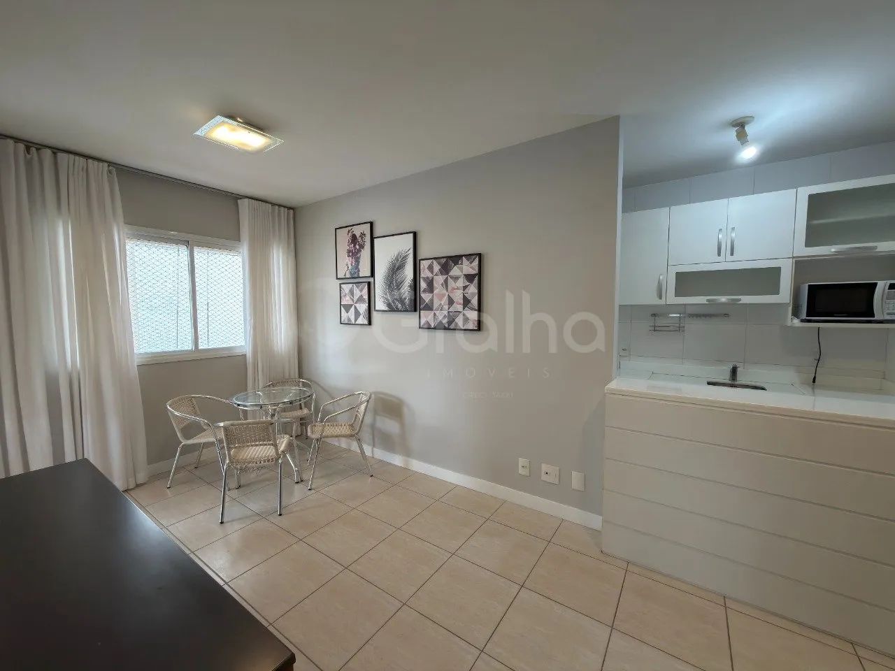 Apartamento de 65 m² com 2 quartos sendo 1 suíte no Centro - Foto 2