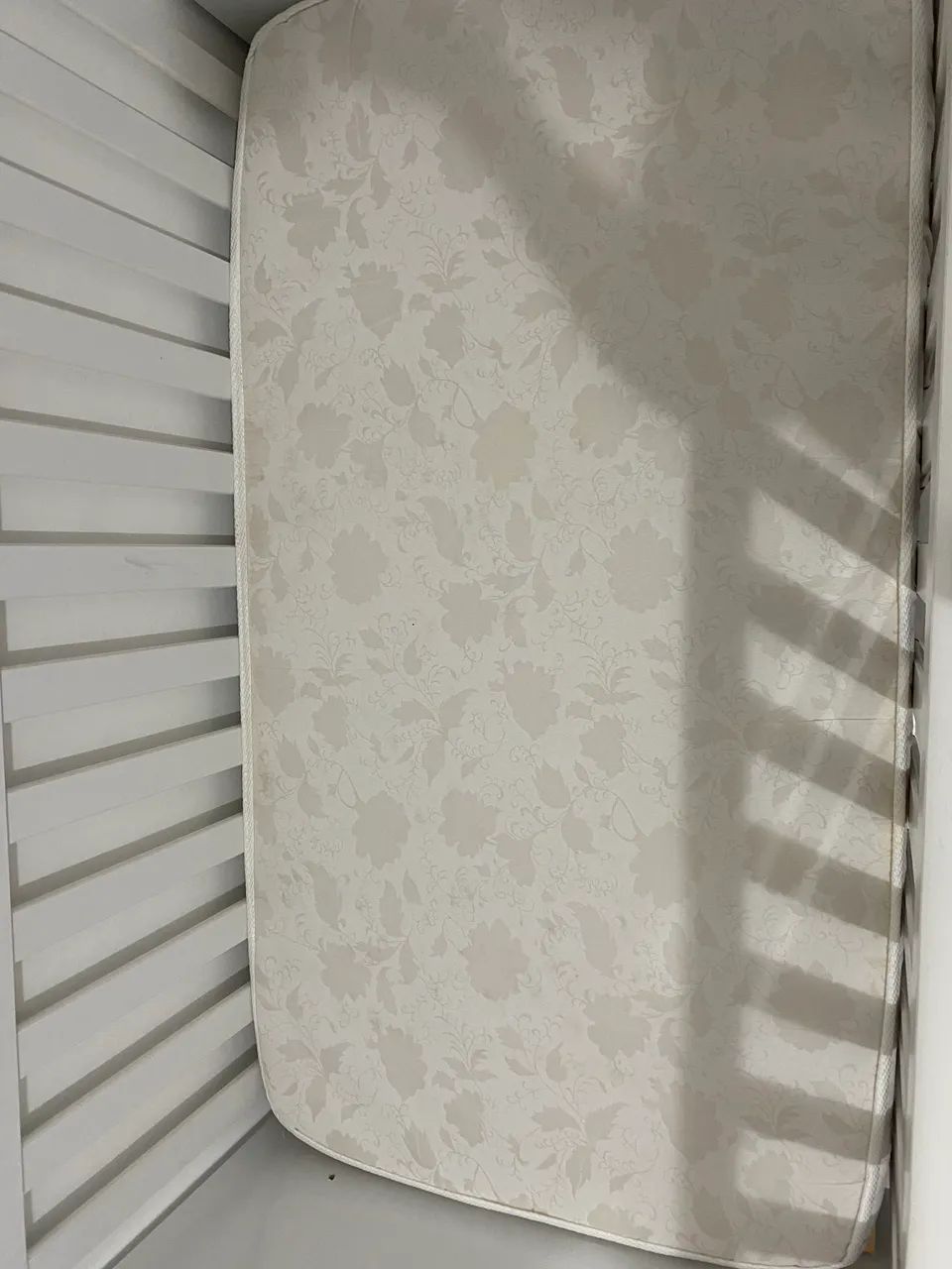 Berço infantil semi novo  - Foto 4
