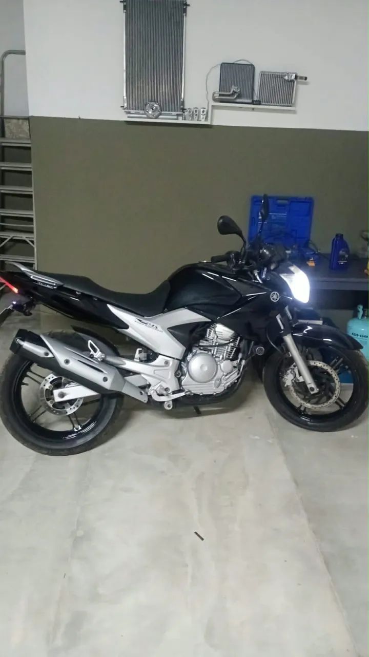 Fazer 250
