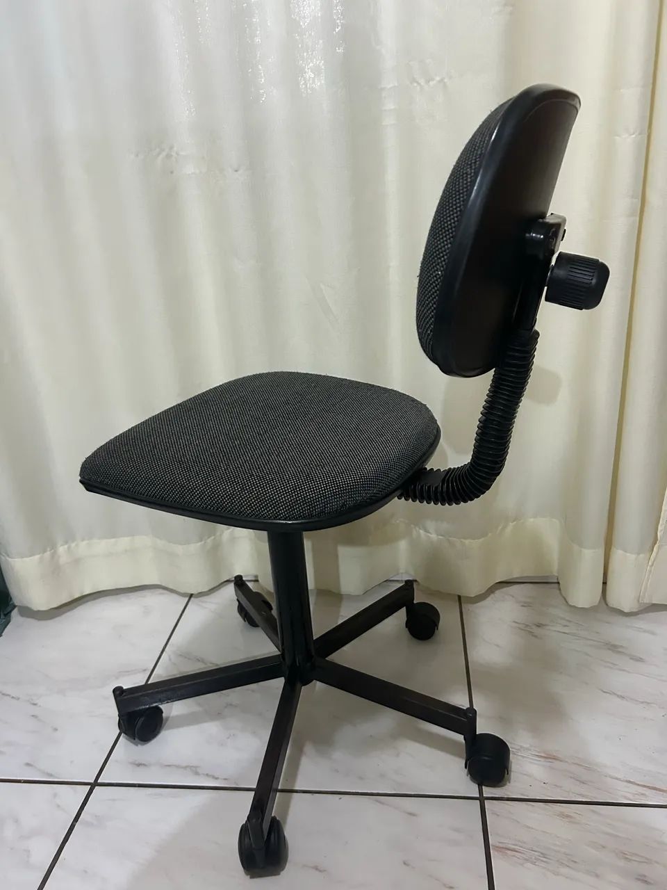Cadeira de escritório usada - Foto 5