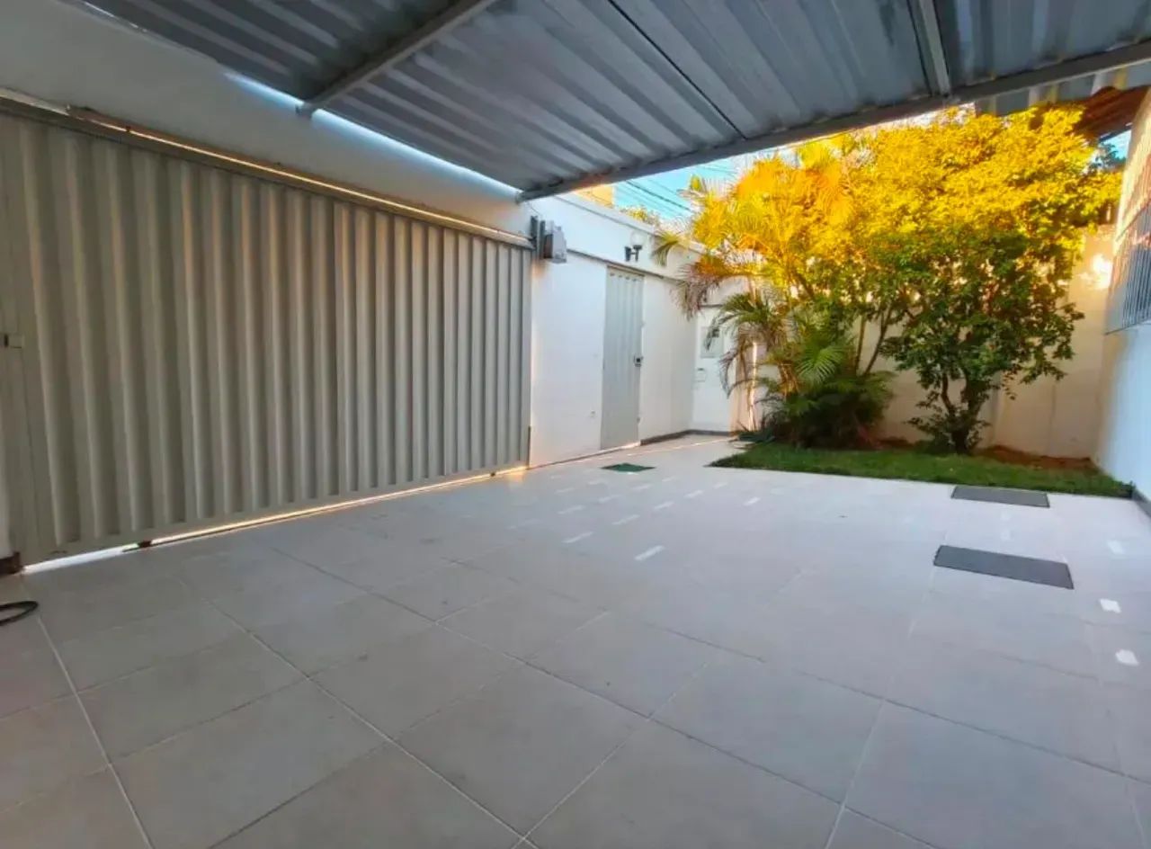 Casa Linear com 3 quartos sendo 1 suíte 2 banheiros 2 vagas - Foto 2