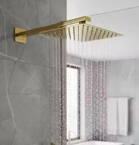 Vendo Esse Chuveiro Luxuoso Lacrado Nunca Usado Ele er Inoxidável cor de ouro 
