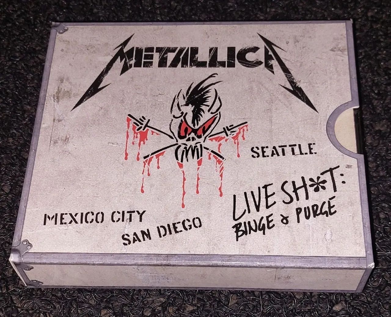 国内盤3CD＋2DVD！メタリカ/LIVE SHIT:BINGE & PURGE Live Shit Binge & Purge | Amazon.com.br