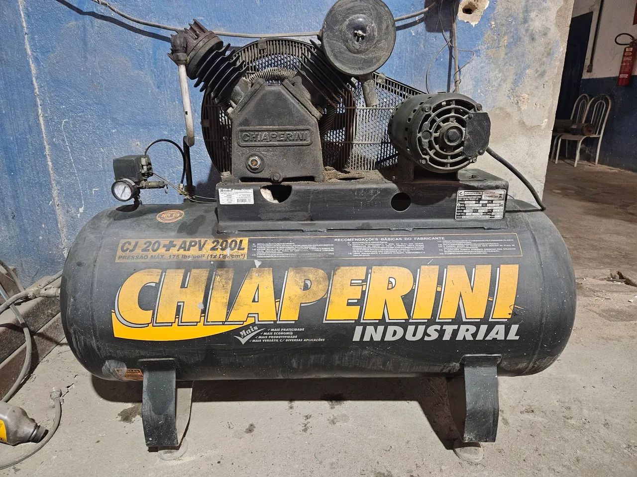 VENDO COMPRESSOR CHIAPERINI 200L
