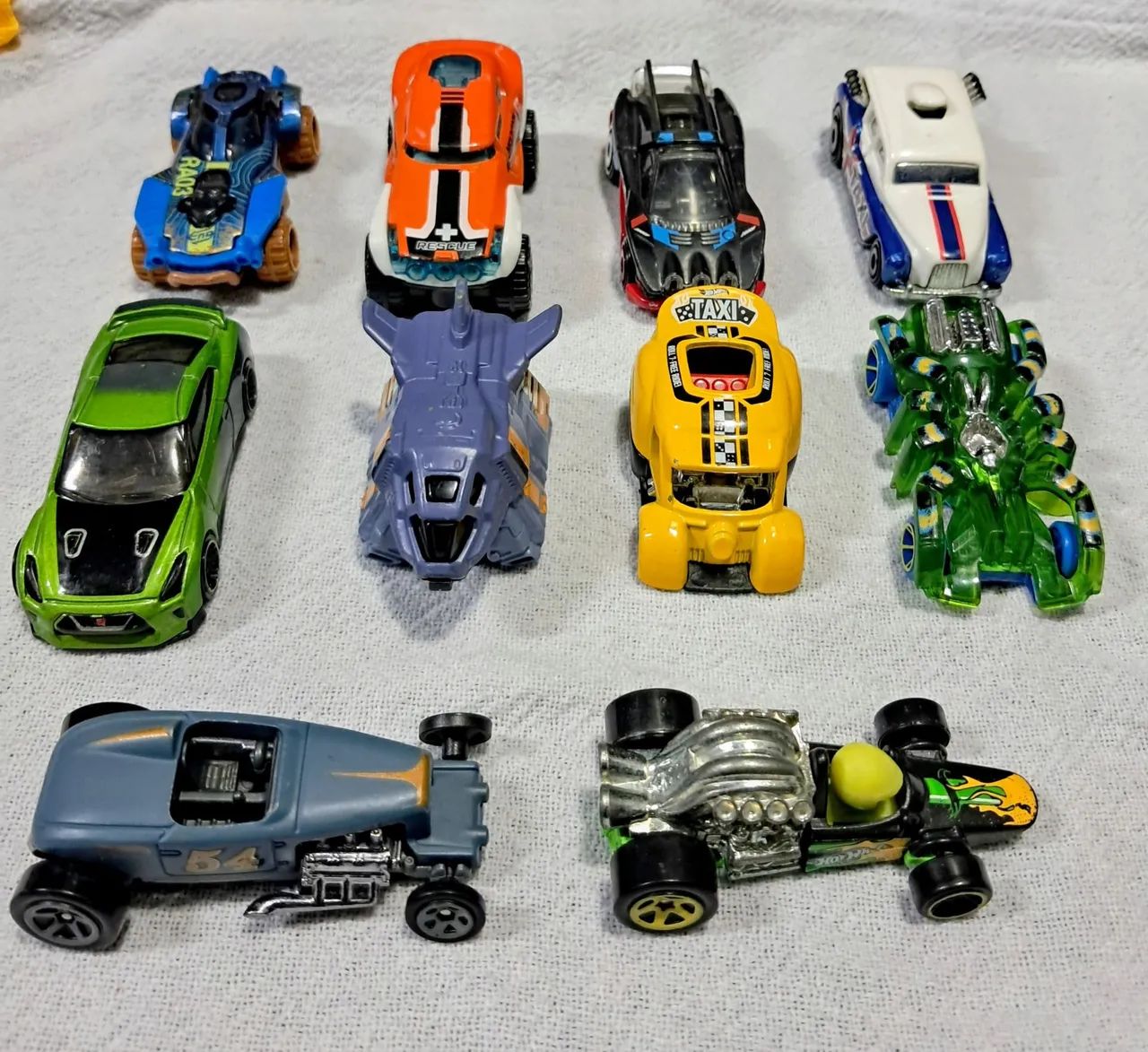 10 carrinhos Hotwheels 100,00 - Foto 2