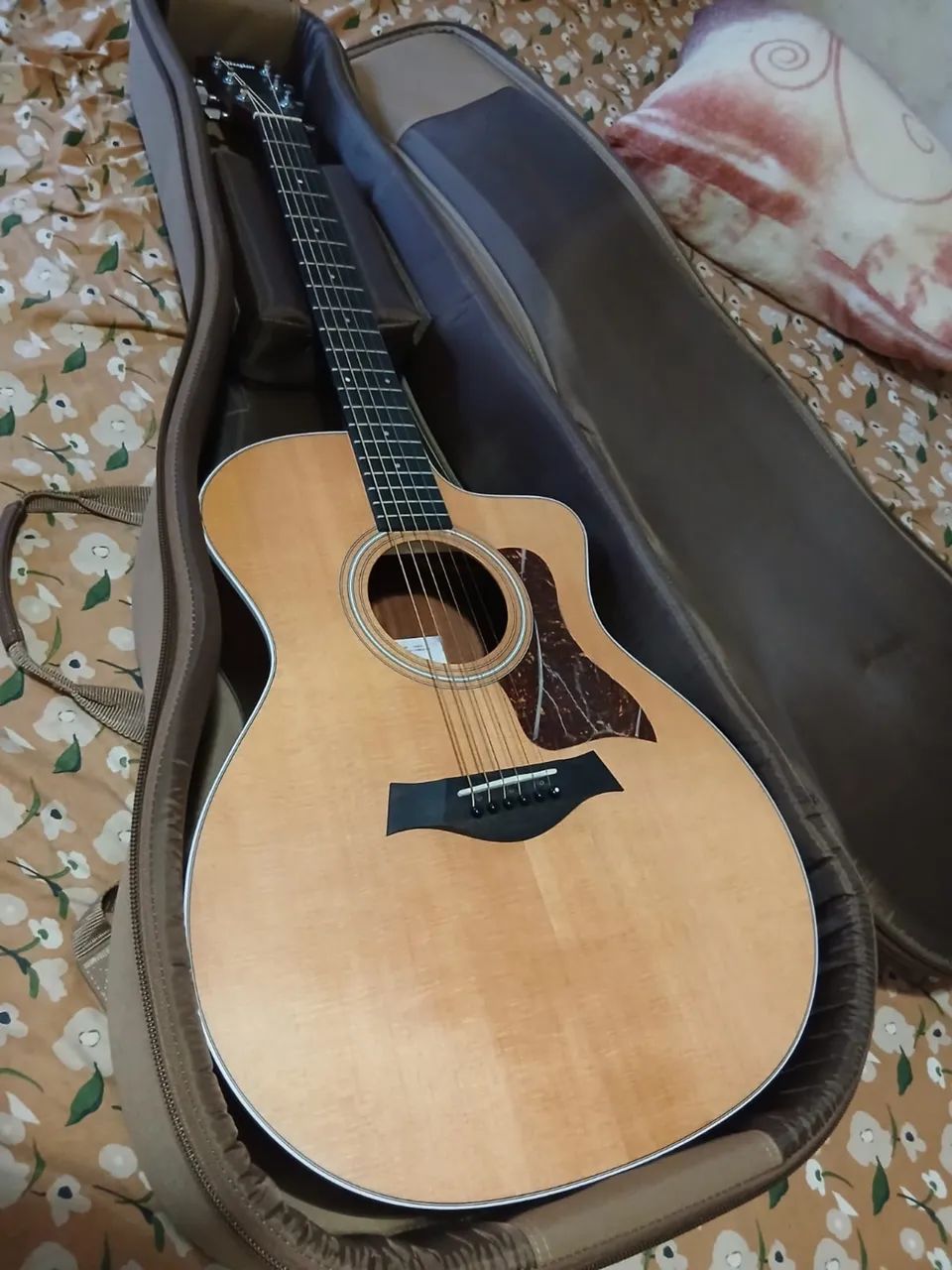 Taylor Koa 214  - Foto 3